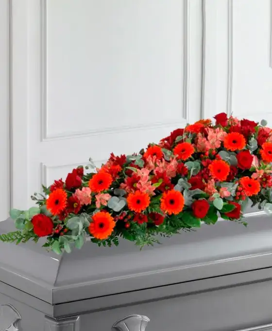 Dessus de cercueil orange et rouge composé sur le couvercle, atelier toulousain